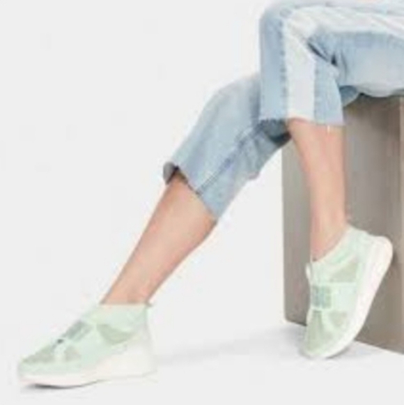 UGG Womens Mint Green Sneakers Sz 6.5 - Picture 3 of 5